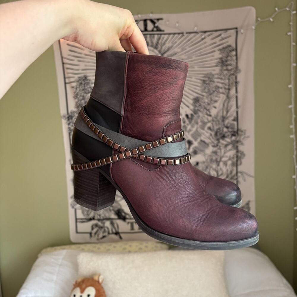 Tamaris Tora Leather Chain Ankle Boots Side Zip Size 40 EU